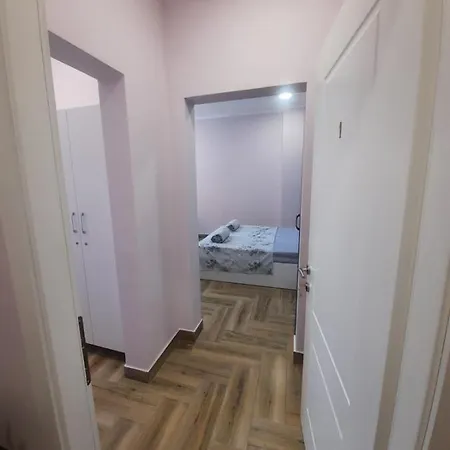 2v1 - Studio 1 *